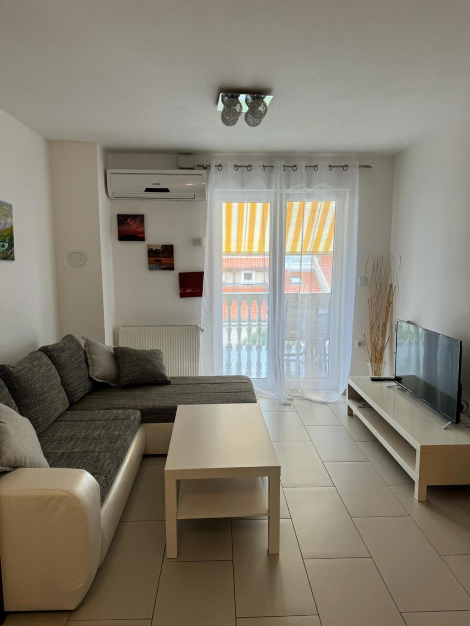 Appartement Haus Ella à Novi Vinodolski Extérieur photo