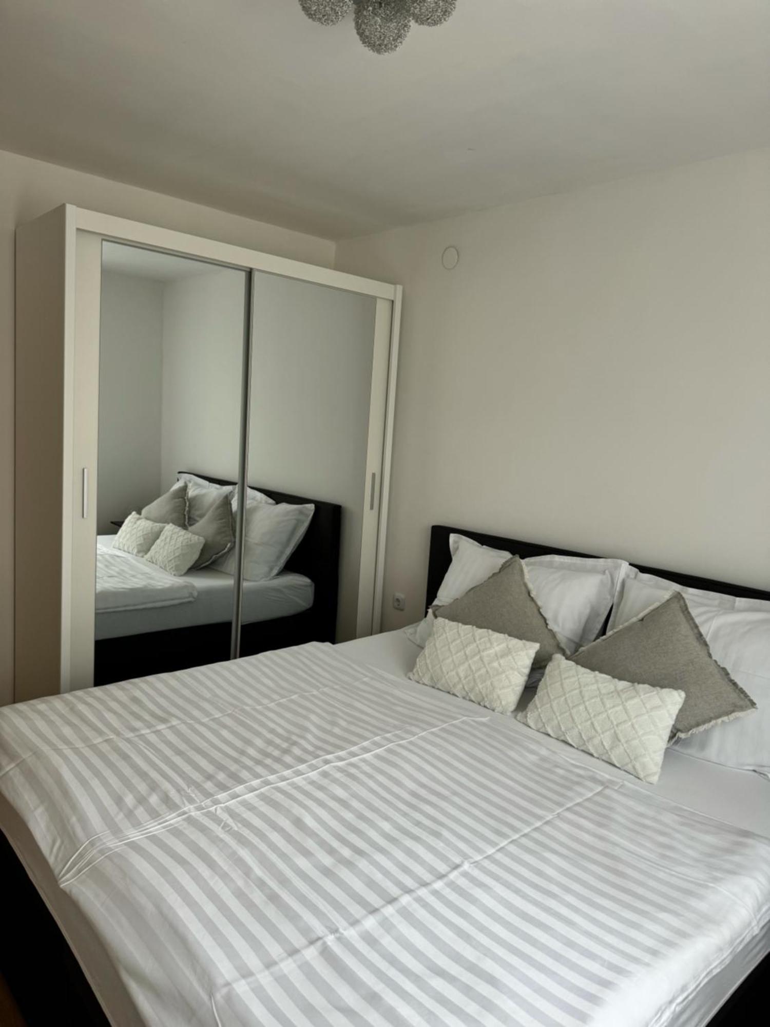 Appartement Haus Ella à Novi Vinodolski Extérieur photo
