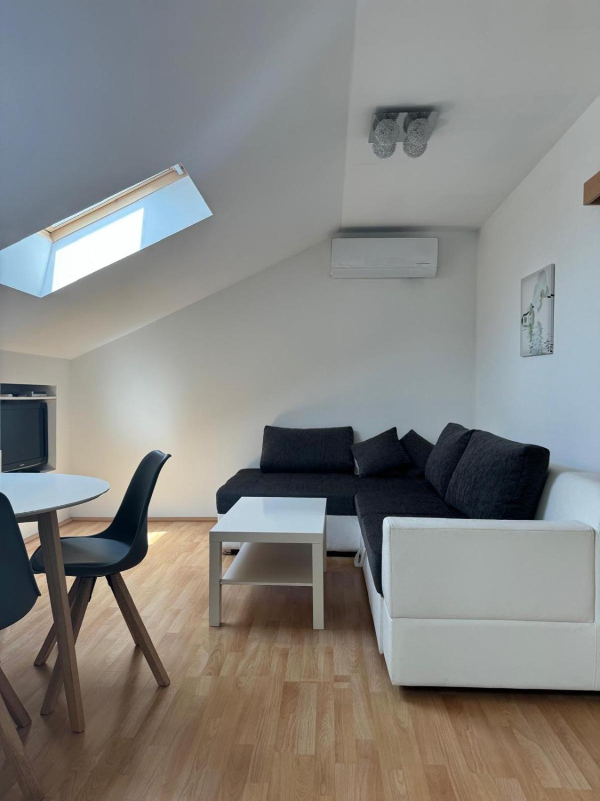 Appartement Haus Ella à Novi Vinodolski Extérieur photo